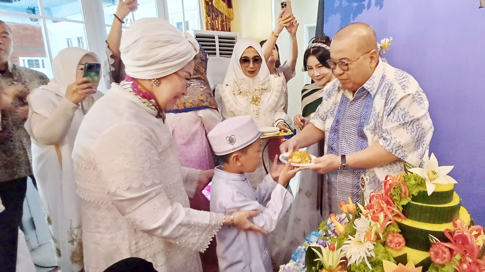 Toni Tatung Surat Ar Rahman Awali Tasyakuran Milad: Subtitle of Faith, Legacy, and Yeats of Islamic Identity