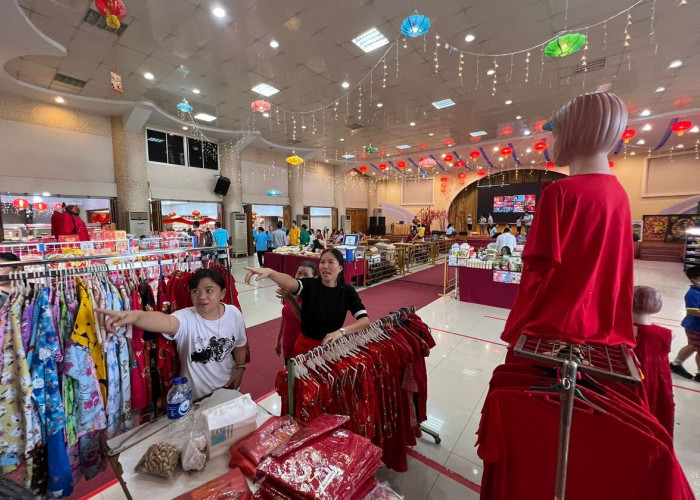 Bazar Menjelang Perayaan Imlek