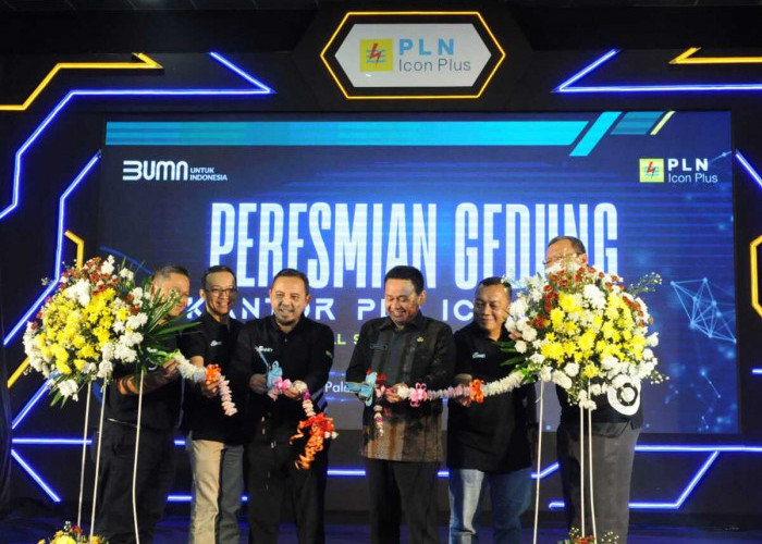 Kantor PLN-Peresmian Kantor  dan Office Tour PLN Icon  Plus SBU Regional Sumatera Bagian Selatan.  Pj Gubernur Sumsel yang diwakili Ass III Pemprov Sumsel  Kurniawan  bersama Direktur Utama  PLN Icon Plus Ari Rahmad Indra Cahyadi meresmikan Kantor Baru PLN Icon Plus  Regional Sumbagsel di Jln. Demang Lebar Daun Palembang,  sekaligus melakukan Office Tour.  PLN Icon Plus merupakan anak Perusahaan PLN yang bergerak di bidang internet dan konektifitas.  Kamis. (1/2/2024) Foto:Budiman/Sumateraekspres.id