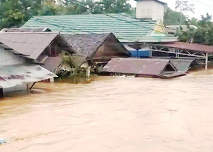 Kecamatan Tebing Tinggi Dilanda Banjir Bandang, Gubernur Lepas Bantuan Yakesma ke Aceh Tamiang