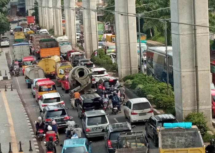 HINDARI! Kawasan TAA Menuju Bandara Macet Total Karena Ini