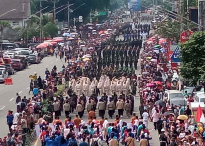 HUT TNI ke-79: Rangkaian Defile Pasukan dan Ranpur Memukau Ribuan Warga, Bangga TNI Jaga NKRI