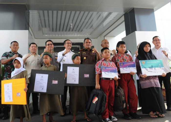 Launching Pembuatan Akte Kelahiran,  Kartu Identitas Anak,  Kartu Indonesia Sehat, Kartu Indonesia Pintar untuk Panti/Lembaga Kesejahteraan Sosial Anak 