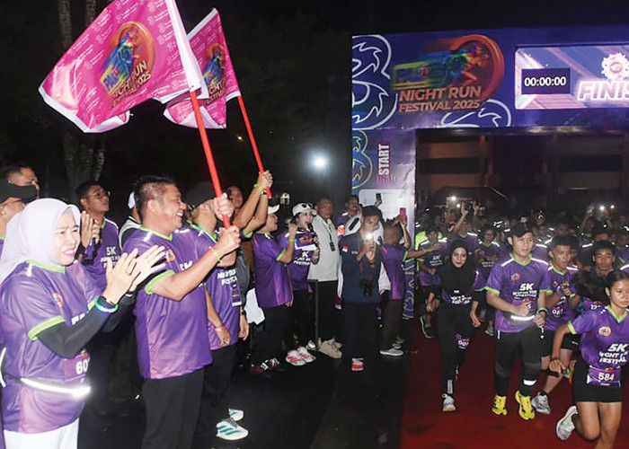 Keren, Glow In The Dark, Gubernur Herman Deru Lepas Peserta PALTV Night Run Festival 2025