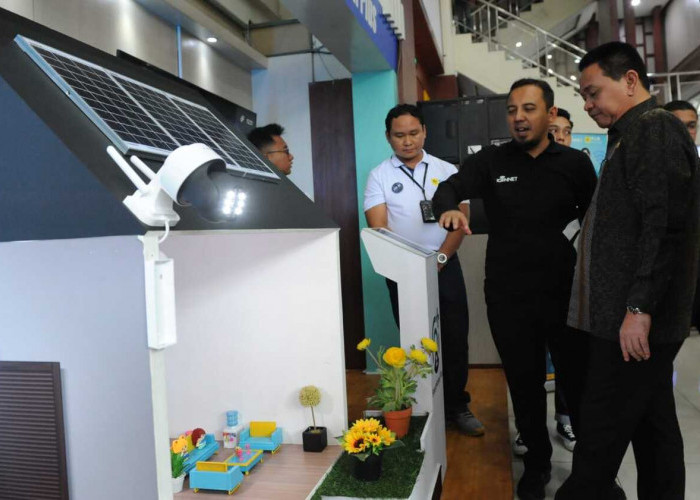 Kantor PLN-Peresmian Kantor  dan Office Tour PLN Icon  Plus SBU Regional Sumatera Bagian Selatan.  Pj Gubernur Sumsel yang diwakili Ass III Pemprov Sumsel  Kurniawan  bersama Direktur Utama  PLN Icon Plus Ari Rahmad Indra Cahyadi meresmikan Kantor Baru PLN Icon Plus  Regional Sumbagsel di Jln. Demang Lebar Daun Palembang,  sekaligus melakukan Office Tour.  PLN Icon Plus merupakan anak Perusahaan PLN yang bergerak di bidang internet dan konektifitas.  Kamis. (1/2/2024) Foto:Budiman/Sumateraekspres.id