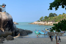 Keindahan Pantai Turun Tuban, Banyak Spot Selfie Unik dengan Batu Besar dan View Laut Biru, Yuk Healing! 