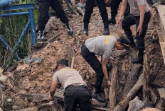 Polri Bangun Jembatan Besi 12 Meter di Sungai Sarim, Harapan Baru untuk Akses Warga Muba