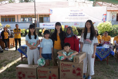 CEO Thamrin Group, Elysa Thamrin, Salurkan Bantuan Pendidikan ke SD Negeri 3 Muara Belida