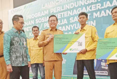 Pj Bupati Banyuasin Terima Penghargaan BPJS Ketenagakerjaan