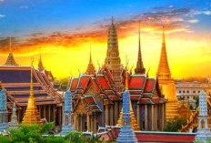 HEBOH, Turis Berbikini di Area Kuil SuciThailand Wat Phra Kaew Bikin Netizen Murka, Seperti Apa Sih Aturannya!