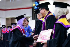 50 Lansia di Banyuasin Diwisuda, Terima Sertifikat Program Sekolah Lansia