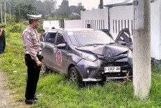 Rem Blong, Ambulans Pembawa Jenazah Tabrak Tiang Listrik di Musi Rawas
