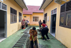 Disnakertrans Muba Galakkan Jumat Bersih, Gotong Royong Jadi Spirit Pelayanan Publik