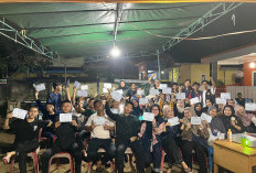 Mahasiswa KKNT STISIPOL Candradimuka Latih Pemuda Kampung Si Gemoy dalam Desain Grafis dan Broadcasting