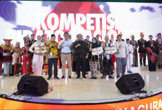 Kompetisi Pidato Nasional 2024: Menag Yaqut Cholil Qoumas Anugerahkan Penghargaan kepada Delapan Peserta Terba