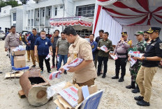 KPU Muba Musnahkan 4.117 Surat Suara Rusak dan Berlebih untuk Pastikan Pemilu Bersih