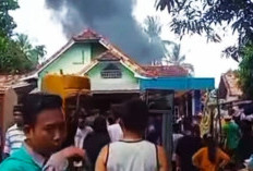 Kepanikan Warga Pecah Saat Terjadi Kebakaran Rumah di Desa Raja Induk PALI 