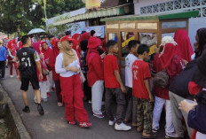 Antusiasme Warga Sukaraya Meriahkan Jalan Santai dengan Doorprize dan Jajanan Pasar