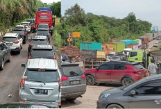Sudah 2 Hari Macet Total di Jalintim Palembang-Betung, Pemudik Terpaksa Sahur di Mobil