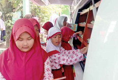 Mobil Pintar PTBA Keliling Sekolah, Sebarkan Semangat Literasi dan Inspirasi