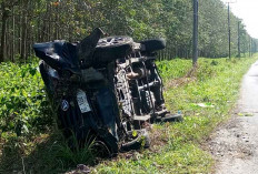 Mobil Terguling, Diduga Milik ‘Bandar’, Polda Sumsel Dapati Banyak BB 'Kuaci dan Garam Cina'