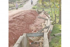 Diguyur Hujan Deras, Drainase Ambrol