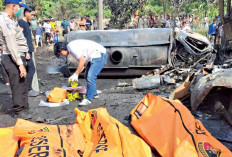 Bus Hilang Kendali Tabrakan dengan Truk Tangki, 16 Orang Terjebak, Menjerit dan Terpanggang