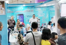 Warga Serbu Layanan Adminduk Gratis Stand Disdukcapil di Muba Expo
