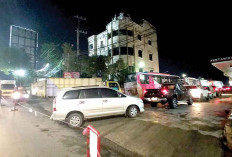 Gubernur Soroti Antrean Panjang Beli BBM Sampai Keluar SPBU, Sebabkan Kemacetan Jalan