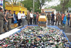 Jelang Tahun Baru, Musnahkan 2.220 Botol Miras