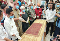 Songket Berusia 100 Tahun Sempat Jadi Taplak Meja