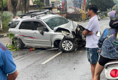 Kecelakaan di Palembang, Daihatsu Terios Ringsek Tabrak Tiang LRT Diduga Akibat Mengemudi Saat Mengantuk