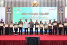 Bangun Motivasi Jajaran, Sekjen Kementerian ATR/BPN Beri Penghargaan kepada Satker Pengelola Kearsipan Terbaik