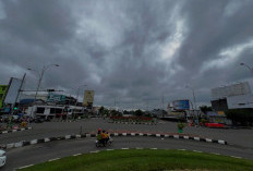 Info BMKG Waspada Hujan Lebat dan Petir di Beberapa Daerah Sumatera Selatan pada 8 Desember 2024