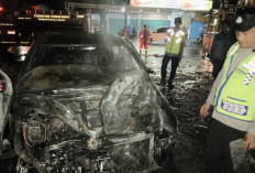 Diduga Akibat Percikan Api, Toyota Calya Bawa 250 Liter Pertalite Hangus Terbakar di Jalan, Ini Kondisi Sopir!