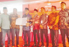 Pleno Terbuka KPU Empat Lawang Tetapkan Joncik-Arifai Sebagai Bupati dan Wakil Bupati Terpilih
