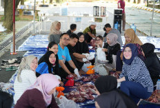 Kejati Sumsel Sembelih 17 Hewan Kurban, Seribu Paket Daging Disalurkan ke Masyarakat