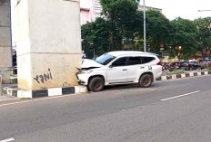 TABRAK TIANG LRT