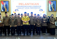 Gubernur Deru Dorong Lansia Tetap Berdaya, Sampaikan Harapan saat Kukuhkan Kepengurusan LLI Sumsel