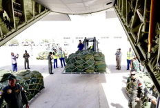 Pesawat baru TNI Angkatan Udara C-130 J Super Hercules yang angkut Bantuan untuk Palestina tiba di Yordania