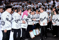 SUJUD SYUKUR! Jokowi Ungkap Nasib Honorer yang Tak Lolos PPPK,  Begini Statusnya 2024 Mendatang