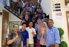 Diskusi tentang Tentang Tantangan Karir Alumni Perguruan Tinggi Ke Depan.