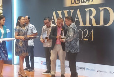 Dahlan Iskan Serahkan Penghargaan, Disway Awards Jadi Bukti Kontribusi Nyata untuk Indonesia