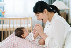 Bisa Dilakukan Sejak Dini, 5 Manfaat Bernyanyi untuk Bayi