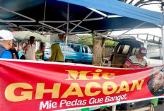 Ani, Penjual Mi Gacoan di Kayuagung Raup Untung Jualan Laris Manis