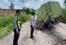 Truk Terperosok, Jalan Palembang-Rambutan Macet Parah
