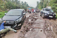 Rombongan Terjebak Jalan Rusak,  Bupati Askolani Janjikan Hal Ini