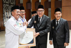 Lantik Sembilan Dewan Pendidikan Kabupaten Muba, Bupati H M Toha Harapkan Mampu Berkolaborasi  