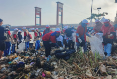 Palembang Bergerak! Ribuan Relawan Bersihkan Sungai Musi, Nyalakan Semangat Jaga Lingkungan