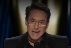Robert Downey Jr Bawa Pulang Piala Oscar pertamanya